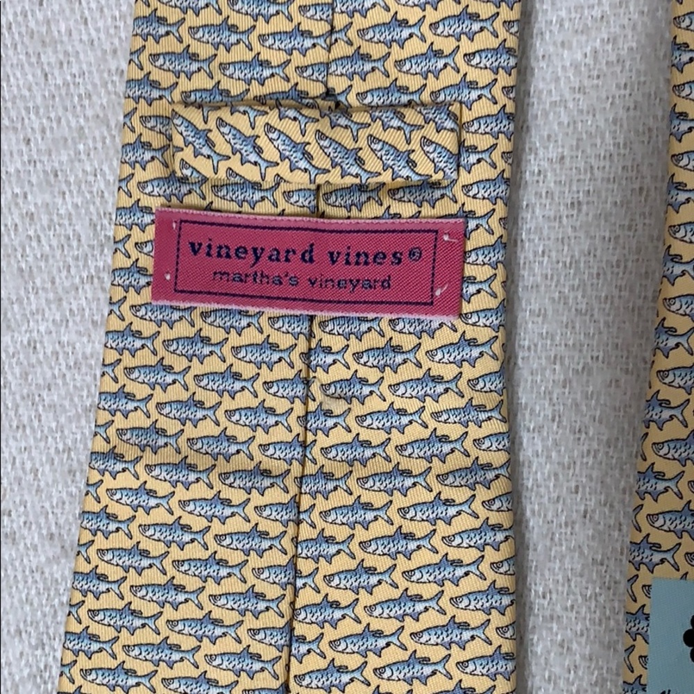 Vineyard Vines Men’s Yellow Necktie Hand Picked - Picture 2 of 5